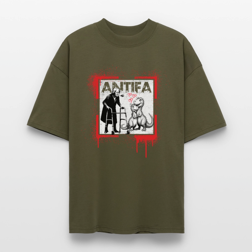 
Khakifarbenes Oversized Unisex T-Shirt mit ANTIFA-Graffiti und Dino mit Herz – nachhaltige Baumwolle, weite Passform

