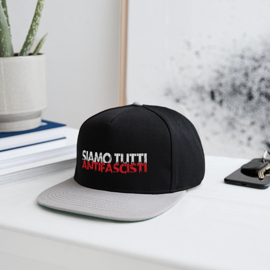 Snapback Cap - Siamo tutti antifacisti - Schwarz/Grau