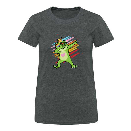 Dunkelgrau meliert Damen T-Shirt mit farbenfrohem Frontprint: Ein grüner Frosch mit goldener Krone, Regenbogenbrille und pinkem Herz auf der Brust zeigt eine Dab-Pose. Im Hintergrund verlaufen bunte Brush-Strokes in Rot, Gelb, Blau und Pink. Das Design wirkt verspielt, königlich und aktivistisch.