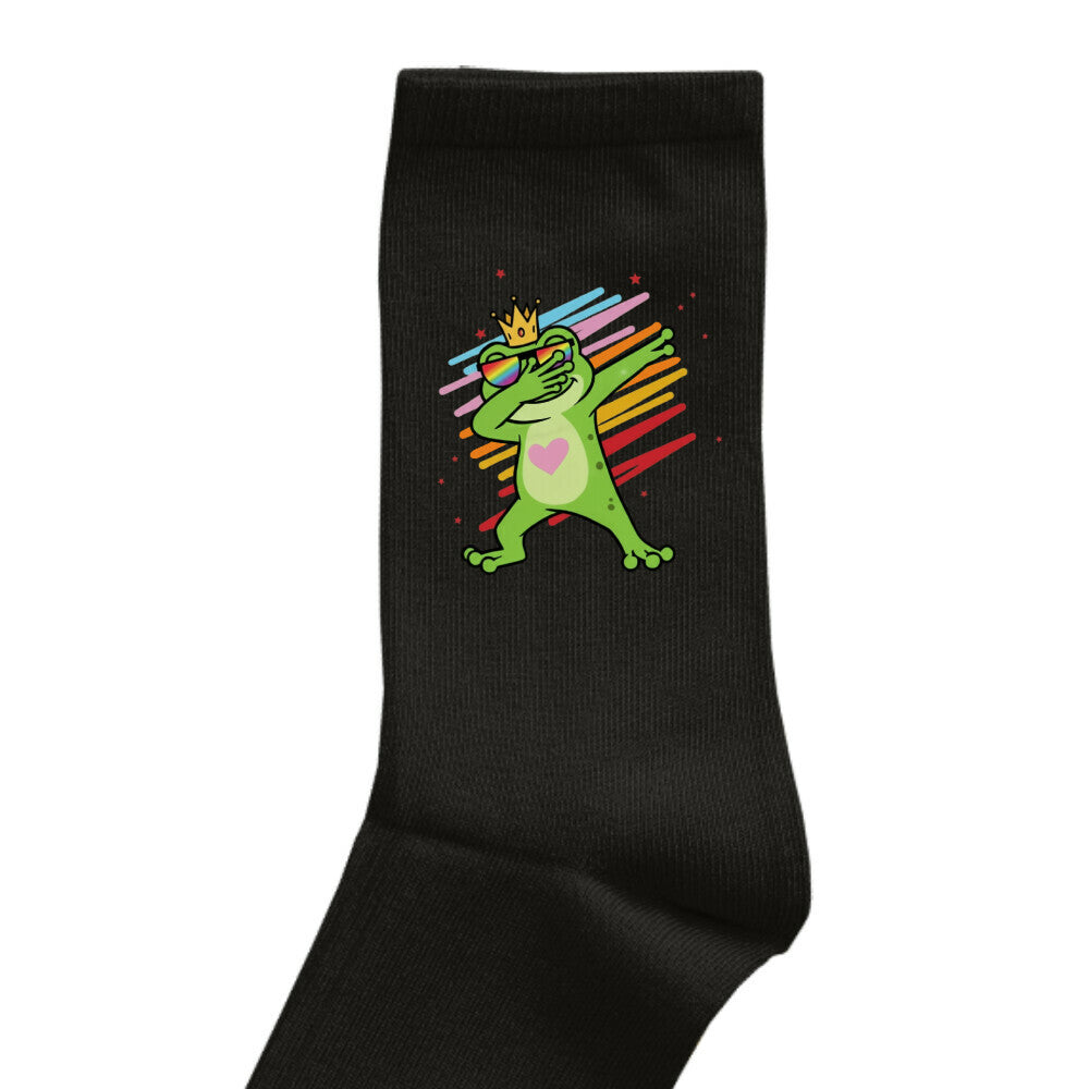 Socke mit dabbing Frog in Pride‑Farben – bunter, humorvoller LGBTQ+‑Statement‑Print gegen Rechts