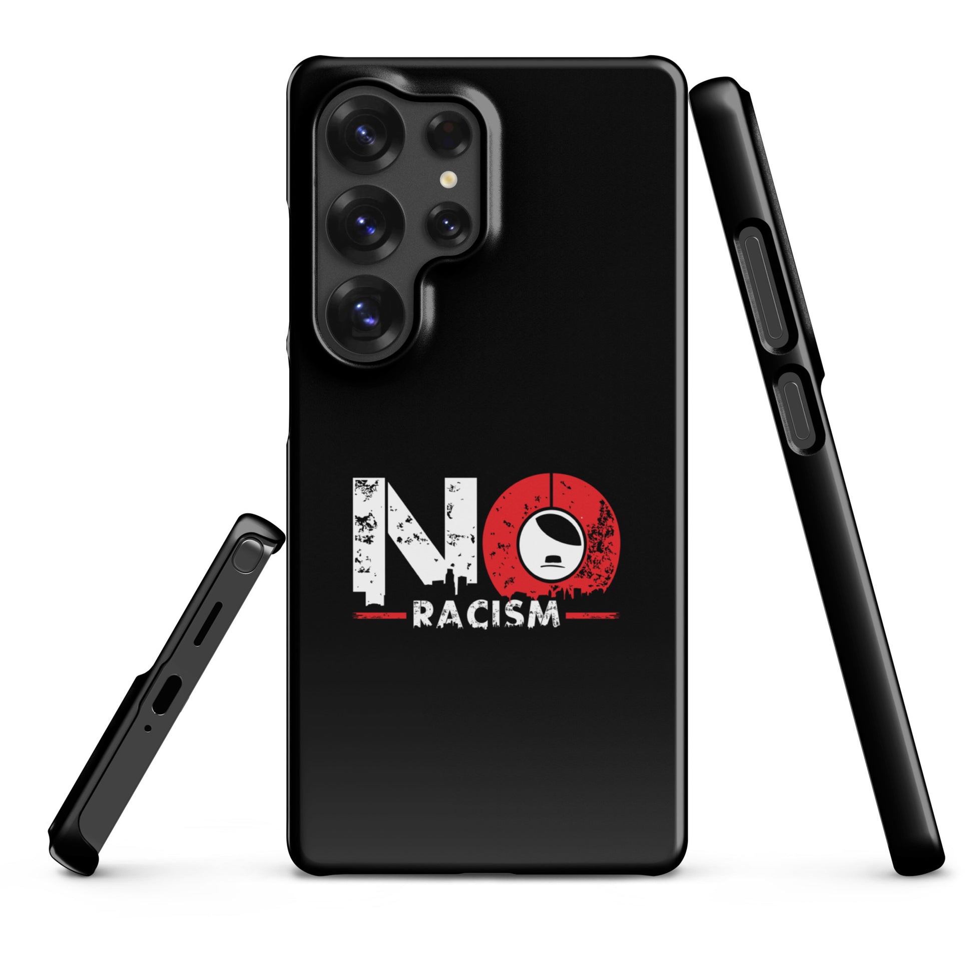 Schwarze Smartphone‑Hülle mit großem „NO RACISM“ Print auf der Rückseite.