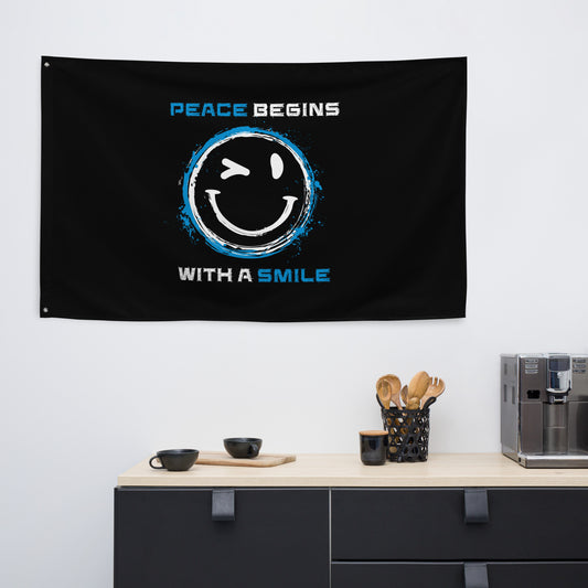 „Schwarze Friedensfahne mit Smiley und Statement‑Text“

