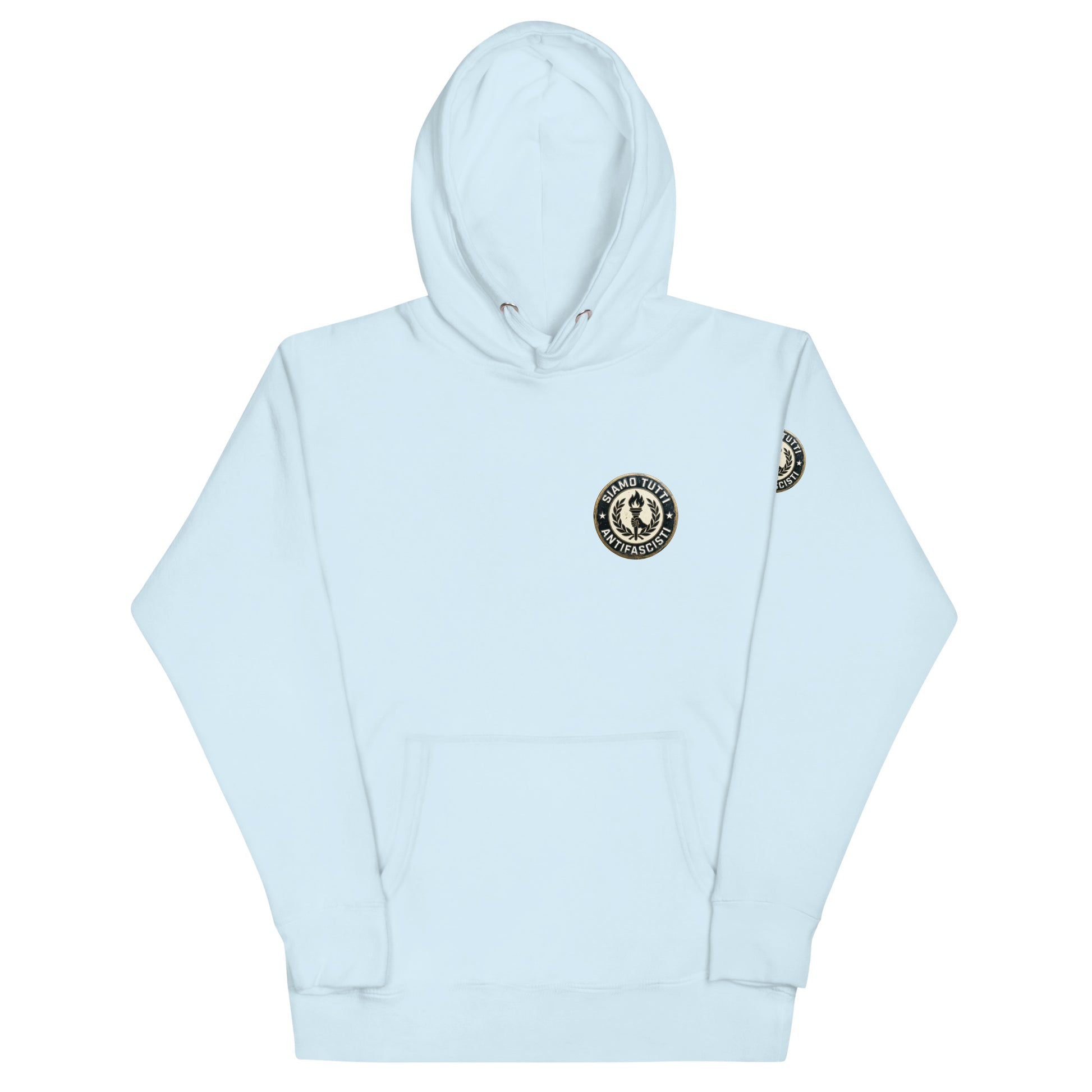 Hellblauer „Sky Blue“ Hoodie mit Fackel‑ und Lorbeerkranz‑Emblem und „Siamo Tutti Antifascisti“.