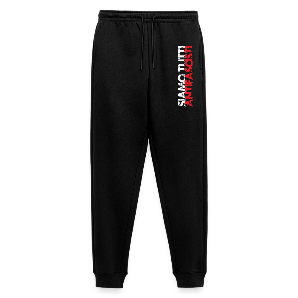 Premium Männer-Outfit mit antifaschistischem Print – Haltung in Bewegung