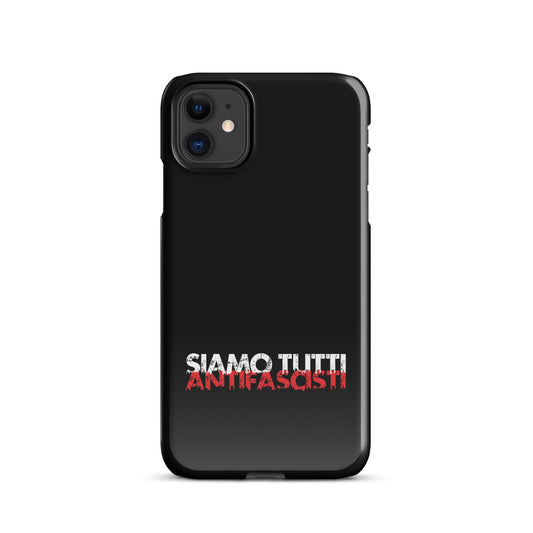 „iPhone‑Hülle mit dezentem ‚SIAMO TUTTI ANTIFASCISTI‘‑Print in Weiß und Rot am unteren Rand – klares Statement aus dem fck shop.“