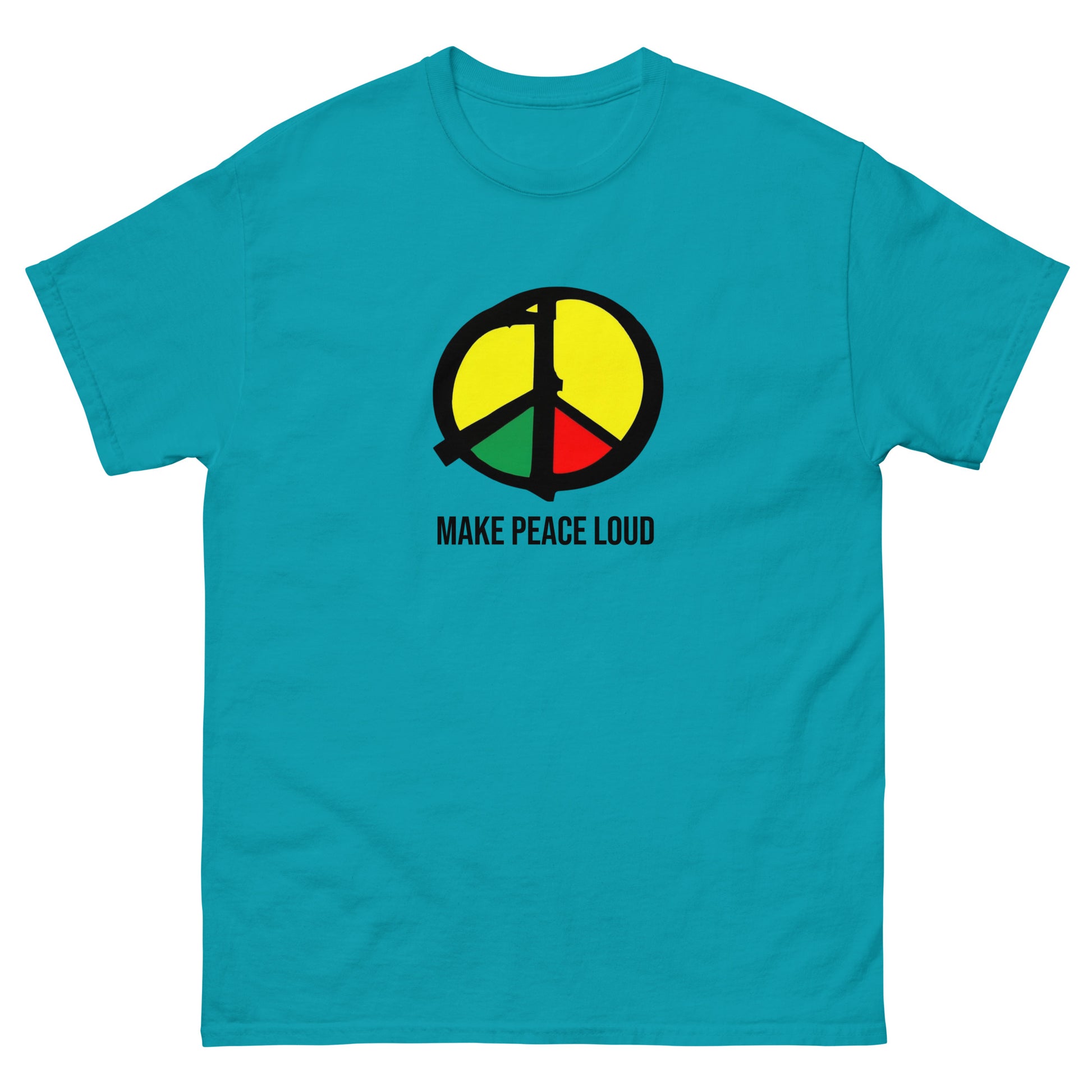 Unisex T‑Shirt mit großem Peace‑Symbol in panafrikanischen Farben. Das Symbol enthält die Silhouette eines Gewehrs, das in ein Friedenszeichen übergeht. Darunter steht der Text Make Peace Loud.