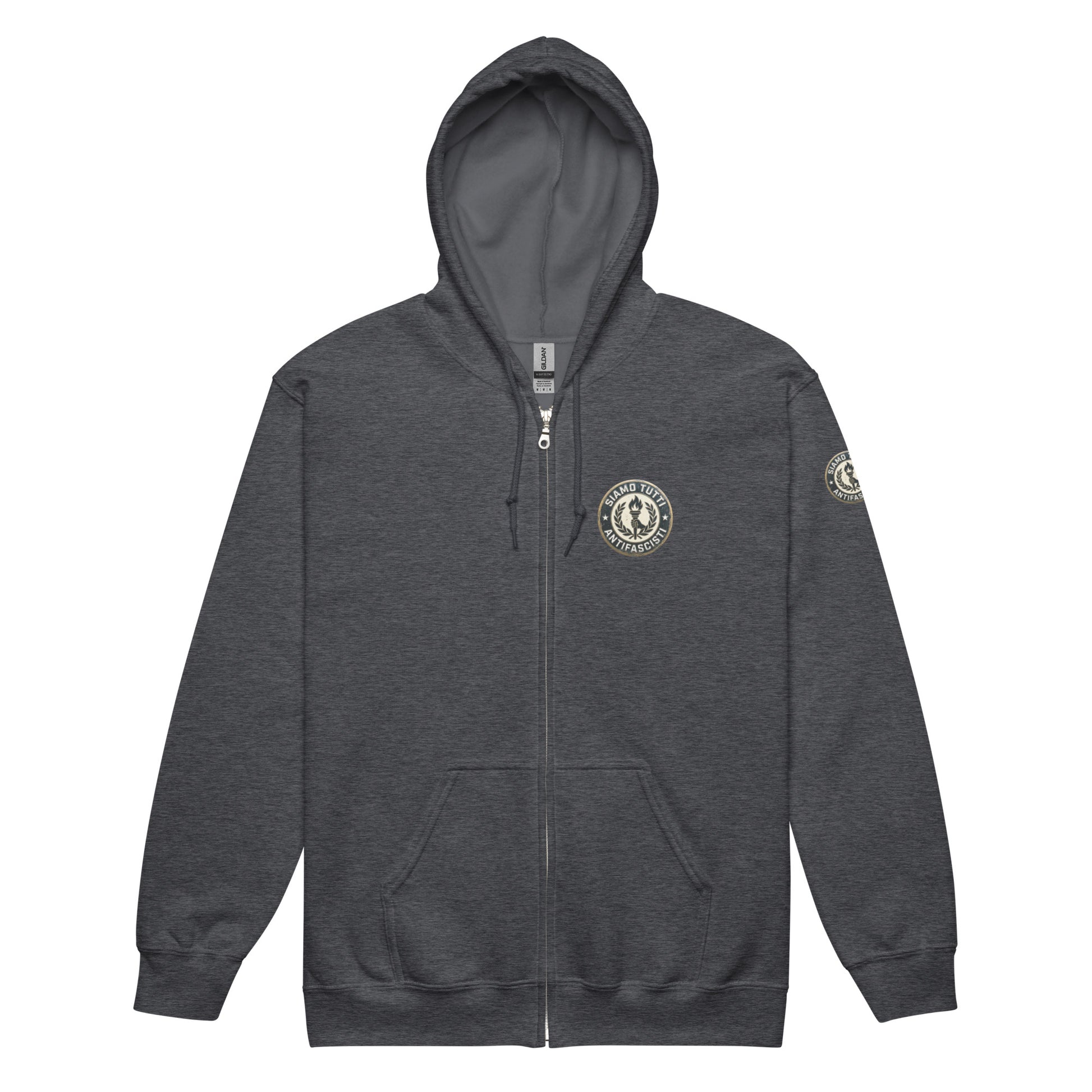 Hellgrauer Heather‑Zip‑Hoodie mit Fackel‑ und Lorbeerkranz‑Emblem und „Siamo Tutti Antifascisti“.