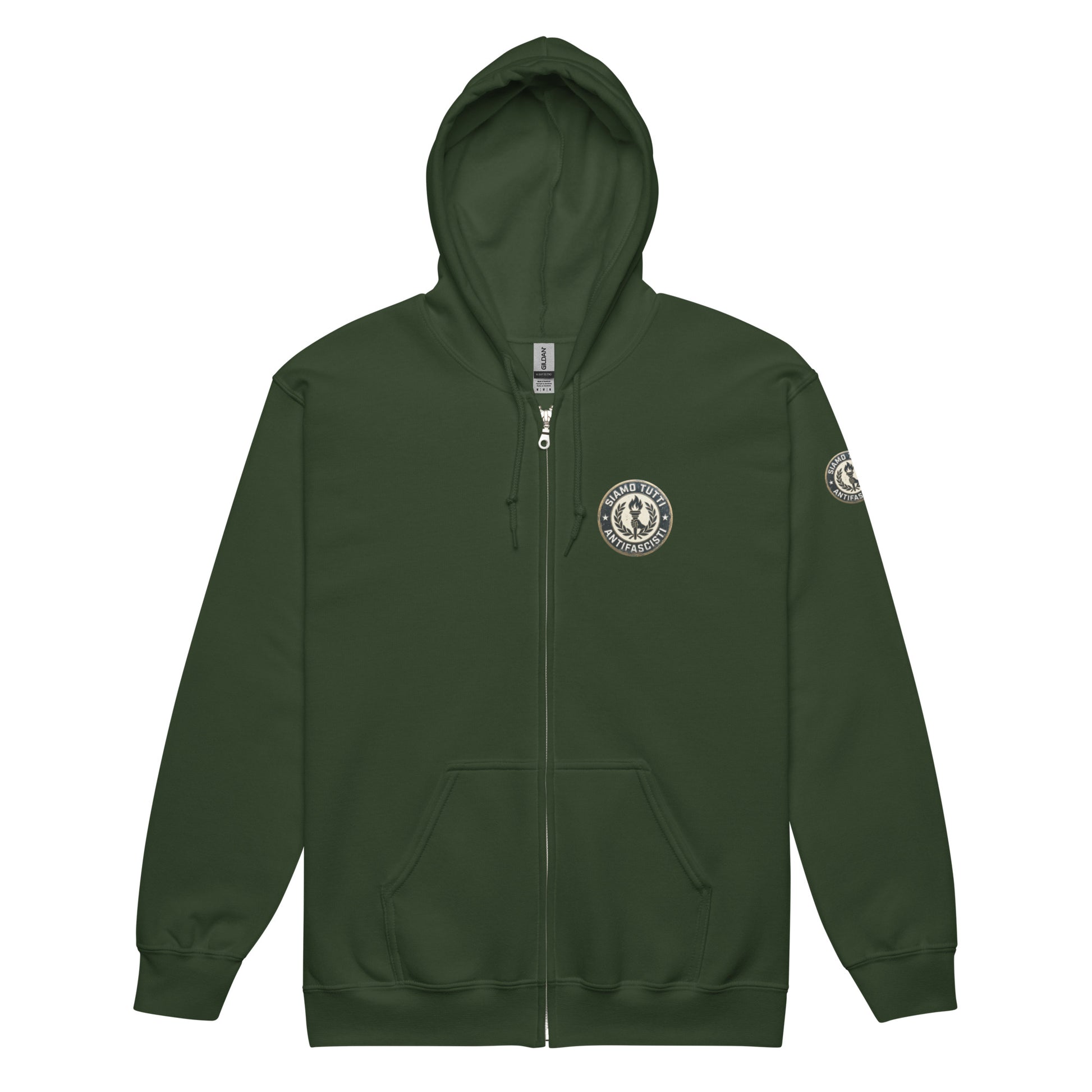 Grüner Zip‑Hoodie mit rundem Fackel‑ und Lorbeerkranz‑Emblem und „Siamo Tutti Antifascisti“.