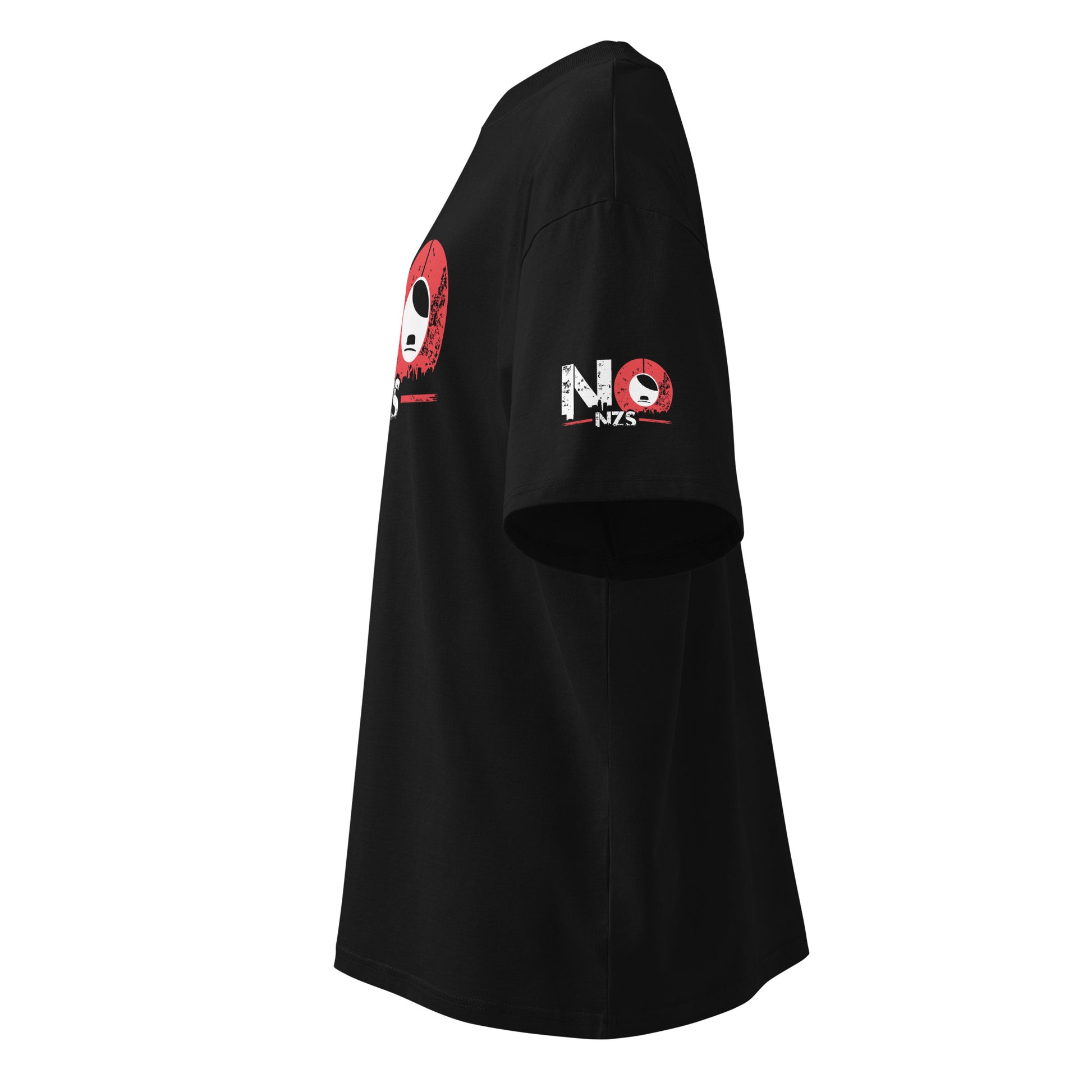 NO NZS Oversized Unisex Bio T Shirt Seitenansicht mit großem NO NZS Print