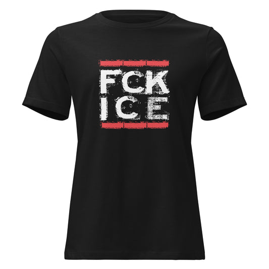 FCK ICE T‑Shirt für Frauen, Schwarzes  Shirt mit rotem Backstein‑Print und weißem distressed Schriftzug

