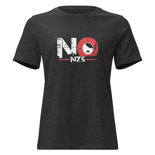 Flatlay NO NZS Damen T Shirt mit Styling Accessoires